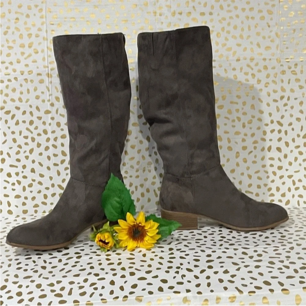 Universal Thread Hilda Microsuede Mid Calf Gray Heeled Riding Boots, Size 6 - Picture 8 of 16
